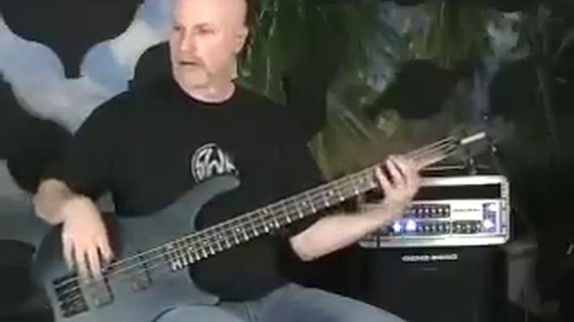 Fernandes Tremor 4 Deluxe смотреть онлайн