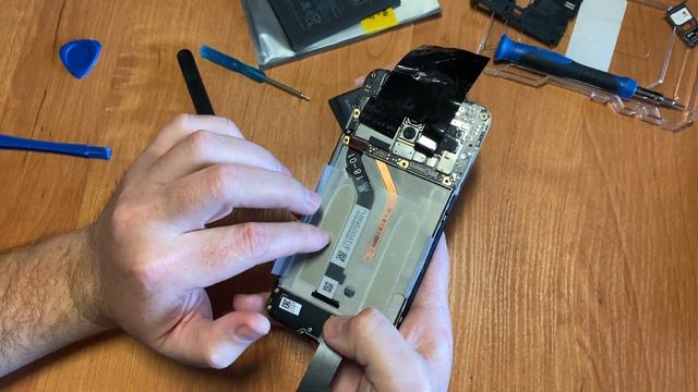 Pocophone F1 замена аккумулятора и термопасты процессора