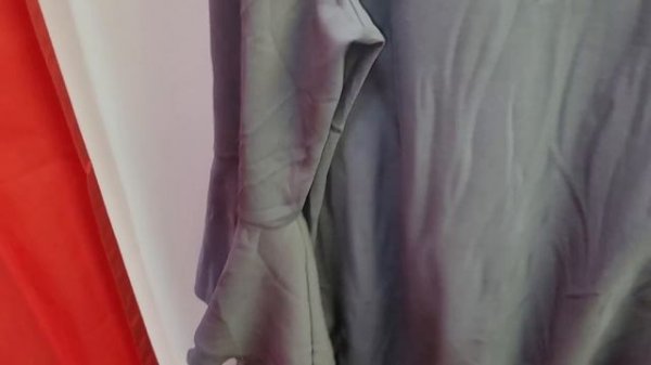 в секонде в поисках серого