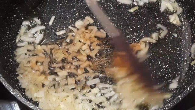 ?КУРИНЫЕ КОТЛЕТЫ В СМЕТАННОМ СОУСЕ С ГРИБАМИ!? смотреть онлайн