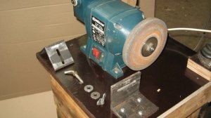 Самодельный подручник для точила. Конструкция и детали.