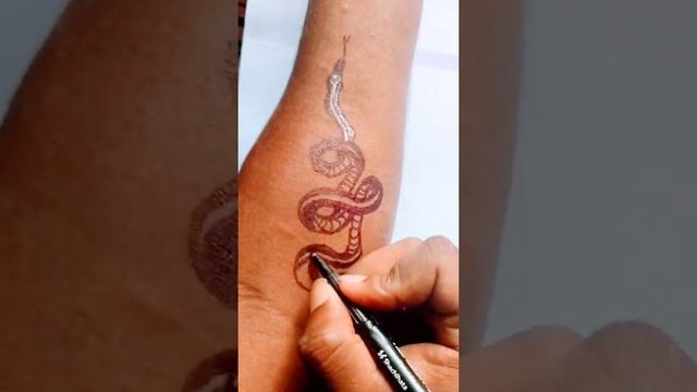 snake tattooing in hand #shorts#ytshorts #Rabasarts смотреть онлайн