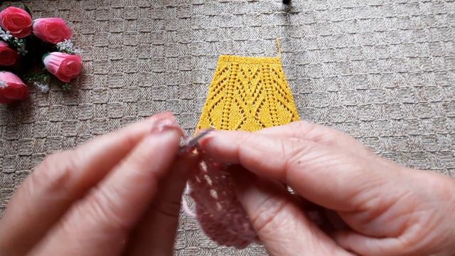 Шикарный ажурный узор для круглой кокетки. // Свяжем вместе + схема.// смотреть онлайн