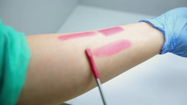 ИЗ ЧЕГО ДЕЛАЮТ ПОМАДУ ДЛЯ ГУБ смотреть онлайн