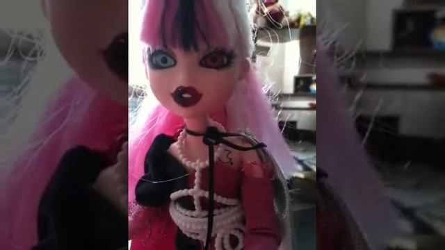 7 июля 2018. Эта кукла - доказательство того, что мои глаза меняют цвет в зависимости от освещения смотреть онлайн