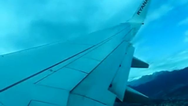 Take of from the airport of Bergamo: Orio al Serio смотреть онлайн