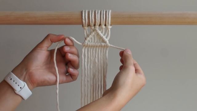 MACRAME SHAPES SERIES: Triangle Pattern #3 Using Double Half Hitch Knots! смотреть онлайн