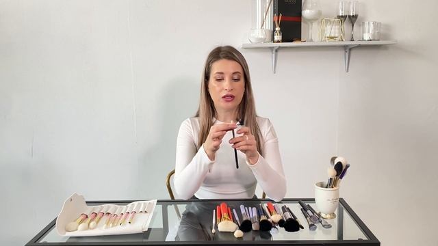Сколько кистей нужно для макияжа смотреть онлайн