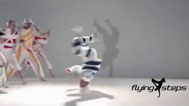 ZPYZ Feat. Flying Steps - Let It Rain (480p)