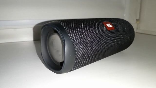 Колонка JBL FLIP 5 LFM 100% Bass Test смотреть онлайн