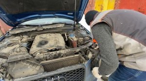 Снятие фар Audi A4 B8 Замена ксеноновых ламп.