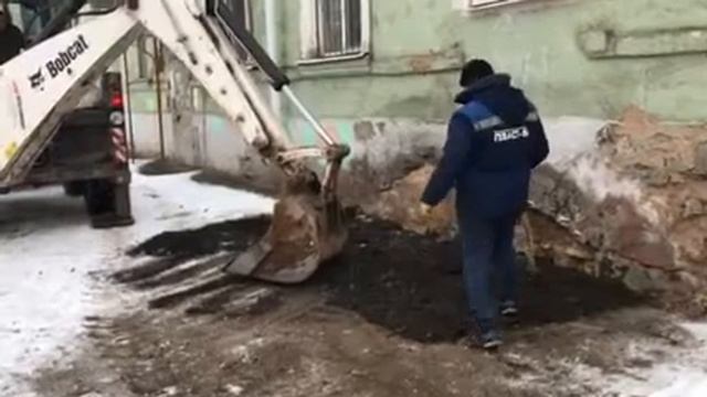 2020 11 12 Кировоградская 17 демонтаж бетонного крыльца 3 смотреть онлайн