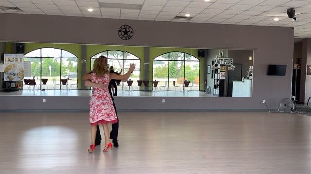 Por Una Cabeza Tango под Земля в Иллюминаторе Трава у Дома смотреть онлайн