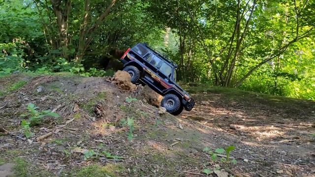 RGT EX86190 Rescuer // Crawler 1/10 // Toyota Land Cruiser '76 // first drive смотреть онлайн