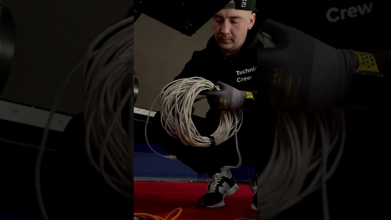 Монтаж предматчевого шоу для ХК Металлург #3dmapping #лазерноешоу #мэппинг #световоешоу смотреть онлайн