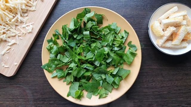 Салат с сыром, фасолью и сухариками. смотреть онлайн