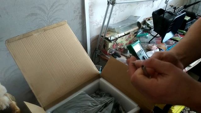 Распаковка и небольшой обзор паяльной станции из Китая EAKINS 8586D смотреть онлайн