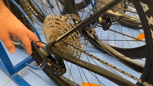 Рубрика «Вопросы и ответы», часть 4. После 50-70км катания, начинают ломить ступни и неметь пальцы. смотреть онлайн