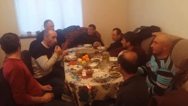 31.12.2019 отмечает новый год с одноклассниками смотреть онлайн