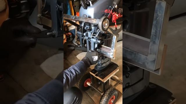 Тележка для перемещения лодочного мотора, плюс ручка для загрузки мотора в багажник. смотреть онлайн