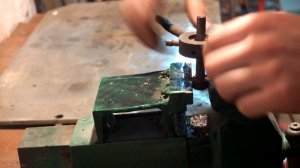 Как нарезать  резьбу плашкой  / How to make thread
