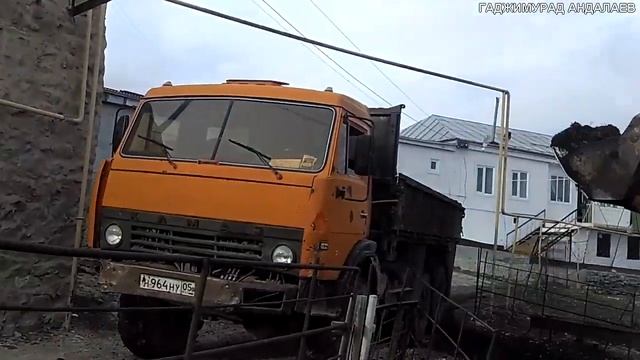 Погрузка навоза экскаватором.1.04.2020