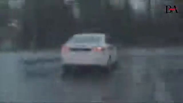 Девушка за рулём!Все бывает