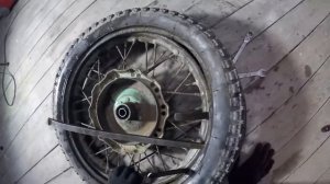 Как разбортировать колесо на мотоцикле Урал.