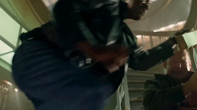 Copy of Snakes on a plane snakes released scene HD смотреть онлайн