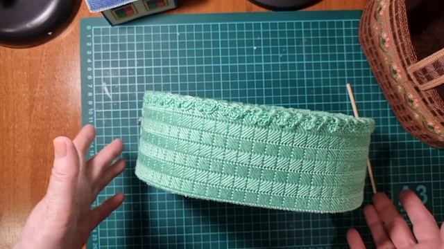 Корзиночка из пластиковой канвы. Некоторые нюансы работы. смотреть онлайн