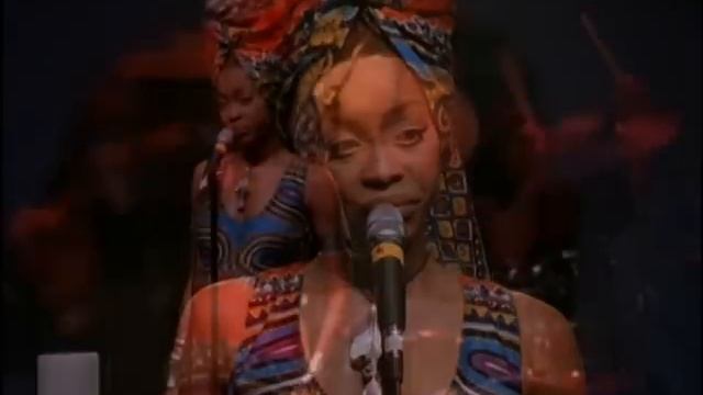 Erykah Badu - Tyrone (Live) смотреть онлайн