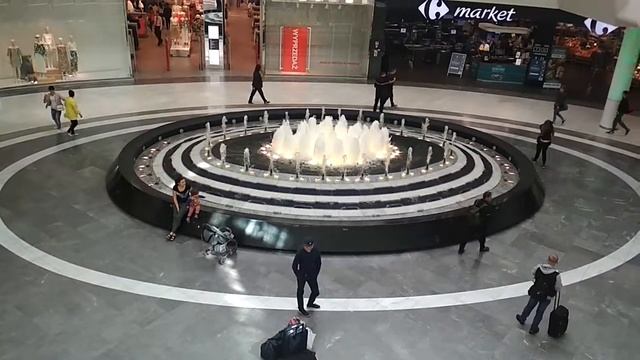 Fontanna Wrocławia. Фонтан в ТЦ Вроцлавия смотреть онлайн