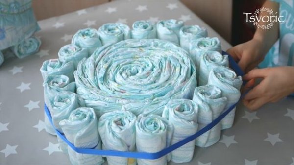 Stroller from diapers / Коляска из памперсов / DIY Tsvoric