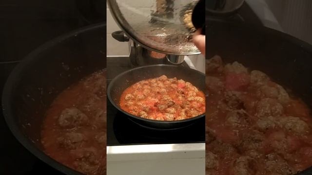 домашняя еда лёгкая в приготовлении. булгур с фрикадельками и нутом. турецкая кухня