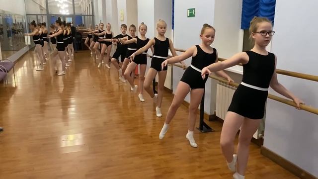 Зачёт по классическому танцу 11-14 лет смотреть онлайн