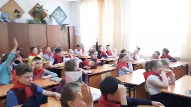 Кызыл. День ПИОНЕРИИ. Встречи со школьниками. смотреть онлайн