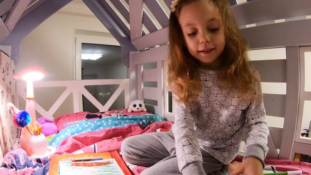 Малефисента 2! Кира идет в кино и рисует волшебный лес, в котором кое-что ОЖИВАЕТ!