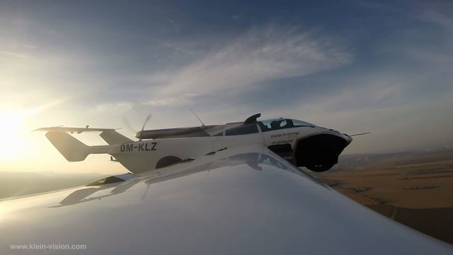 KleinVision Flying Car takes maiden flight (Official Video) смотреть онлайн