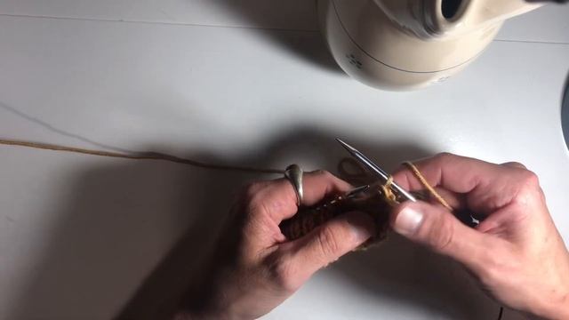 Chiusura elastica maglia coste 1/1 смотреть онлайн