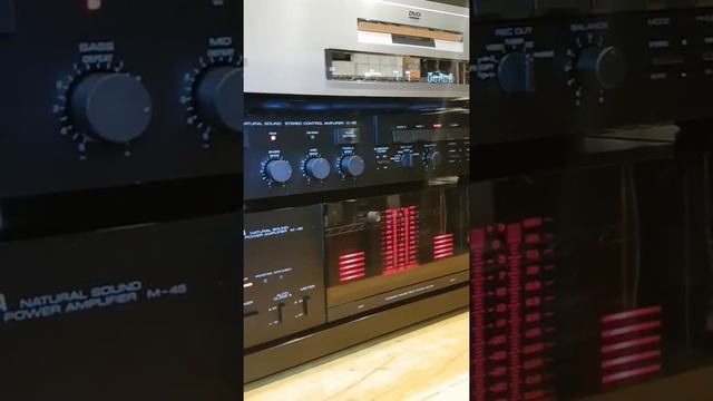 Yamaha C-45 preamp & Yamaha M-45 amplifier смотреть онлайн