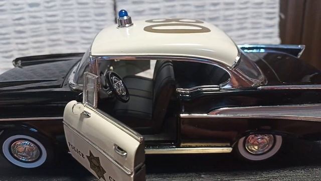 Chevrolet Bel Air Police Chief 1957 , 1:18 , diecast , колекционерски модел смотреть онлайн