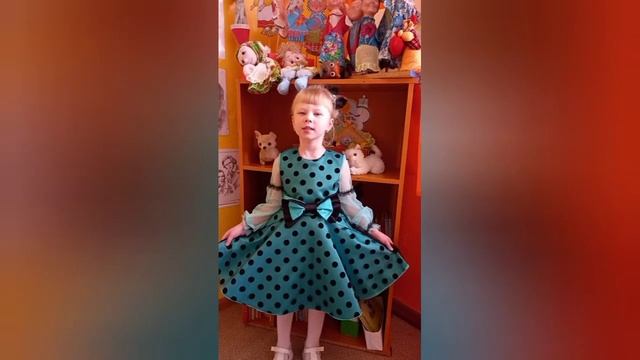 Коноплич Вероника, 4 года, МБДОУ "Детский сад 32" стихотворение "Наступила осень" смотреть онлайн