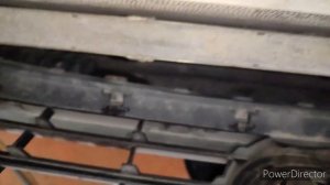 Как снять решётку радиатора на Фольксваген транспортёр Т5 2008 год.