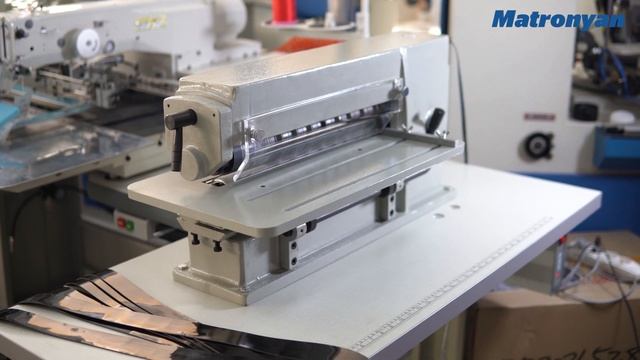 Станок для нарезания кожи на полосы AK-20 35 см