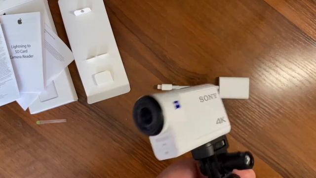 Lightning to SD Card Camera Reader - Apple смотреть онлайн