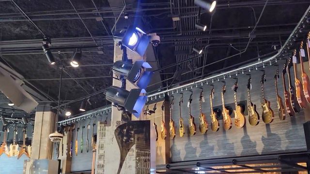 gibson Garage смотреть онлайн