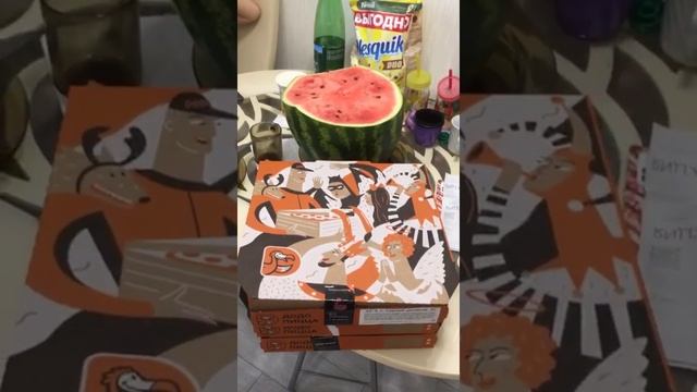 Обед большой семьи на выходные, когда не хочется готовить самим. смотреть онлайн