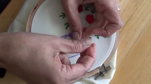 Hand Embroidery: Bullion Knot Stitch смотреть онлайн