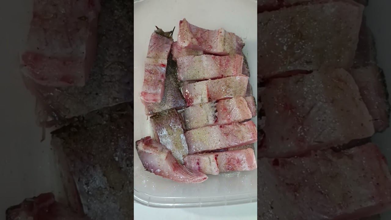 Малосолка из щЁкура.2ч соли, 1ч сахара и немного специй для рыбы. смотреть онлайн