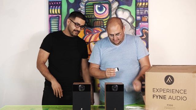 Fyne Audio F300 Unboxing смотреть онлайн